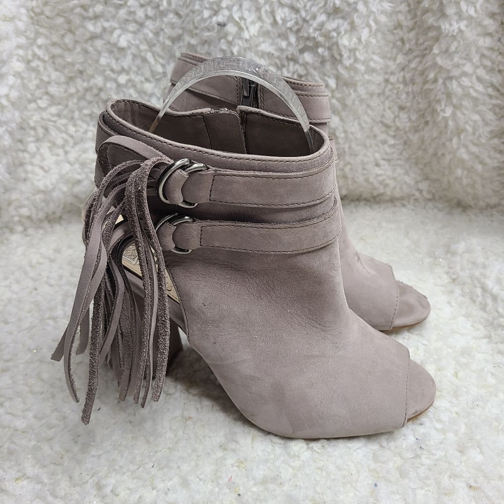 Vince Camuto Women's Catinca Fringed Ankle Boot, Mesa Taupe size 7